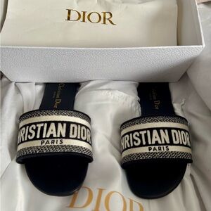 Dior Black and Cream Logo Slides